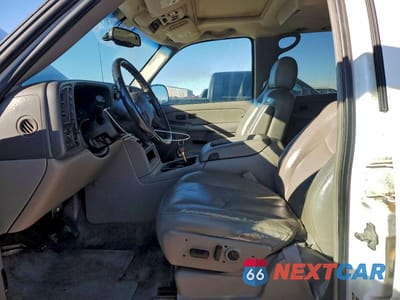 Zdjęcie 7 z 12 samochodu: 2004 CHEVROLET SUBURBAN K1500 VIN:3GNFK16Z94G284964 - miniatura