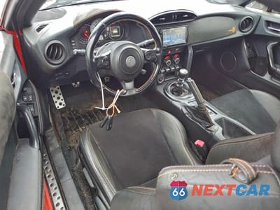 Zdjęcie 8 z 12 samochodu: 2017 TOYOTA 86 BASE VIN:JF1ZNAA17H9707437 - miniatura