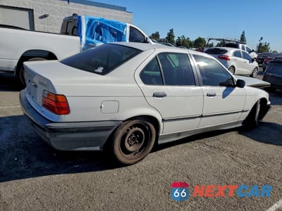 Trzecie zdjęcie samochodu z tyłu: 1993 BMW 318 I VIN:WBACA5315PFG05926 - miniatura