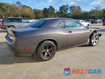 Trzecie zdjęcie samochodu z tyłu: 2018 DODGE CHALLENGER SXT VIN:2C3CDZAG9JH303071 - miniatura