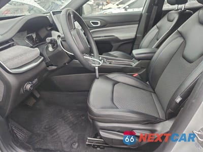 Zdjęcie 7 z 12 samochodu: 2025 JEEP COMPASS LATITUDE VIN:3C4NJDBN9ST560639 - miniatura