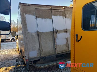Drugie zdjęcie samochodu z przodu: 2023 CHEVROLET SILVERADO BOX TRUCK VIN:1GB3YSE76PF211609 - miniatura