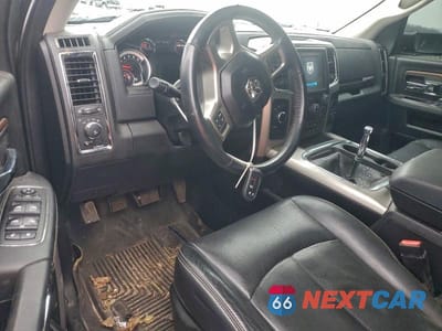 Zdjęcie 8 z 12 samochodu: 2018 RAM 3500 LARAMIE VIN:3C63RRJL2JG354719 - miniatura
