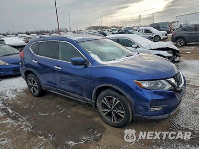 Czwarte zdjęcie samochodu z boku: 2020 NISSAN ROGUE S VIN:JN8AT2MV9LW115571 - miniatura
