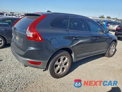 Trzecie zdjęcie samochodu z tyłu: 2013 VOLVO XC60 3.2 VIN:YV4940DL2D2414520 - miniatura