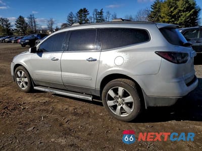 Drugie zdjęcie samochodu z przodu: 2017 CHEVROLET TRAVERSE LT VIN:1GNKRGKD8HJ334393 - miniatura