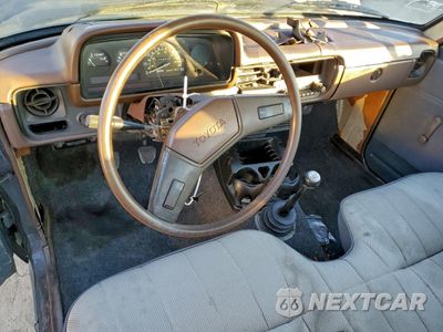 Zdjęcie 8 z 13 samochodu: 1983 TOYOTA PICKUP 1/2 TON RN44 VIN:JT4RN44D6D1150319 - miniatura