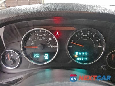 Zdjęcie 9 z 13 samochodu: 2012 JEEP WRANGLER UNLIMITED SAHARA VIN:1C4HJWEG7CL113939 - miniatura