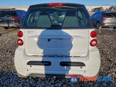 Zdjęcie 6 z 14 samochodu: 2015 SMART FORTWO PURE VIN:WMEEJ3BA0FK814478 - miniatura