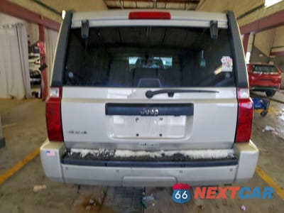 Zdjęcie 6 z 15 samochodu: 2007 JEEP COMMANDER VIN:1J8HG48K87C579347 - miniatura