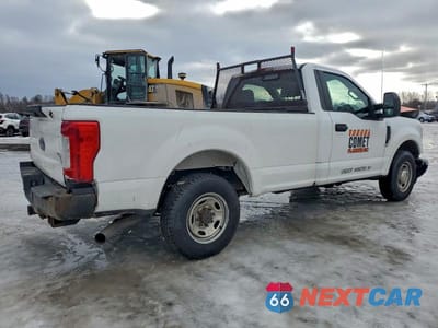 Trzecie zdjęcie samochodu z tyłu: 2017 FORD F250 SUPER DUTY VIN:1FTBF2A62HEB63088 - miniatura