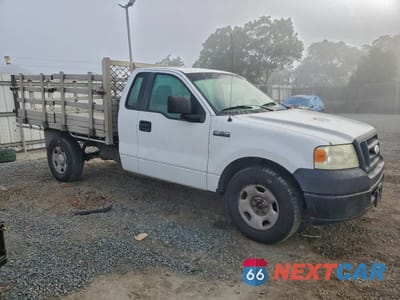 Czwarte zdjęcie samochodu z boku: 2006 FORD F150 FLATBED TRUCK VIN:1FTRF12W56NA87435 - miniatura