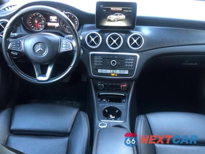 Zdjęcie 9 z 10 samochodu: 2018 MERCEDES-BENZ CLA 250 4MATIC VIN:WDDSJ4GB7JN540444 - miniatura