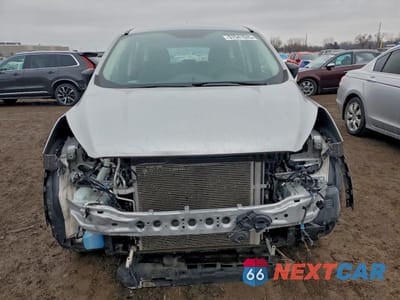 Piąte zdjęcie samochodu w środku: 2018 FORD ESCAPE S VIN:1FMCU0F77JUC07447 - miniatura