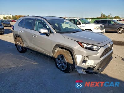 Czwarte zdjęcie samochodu z boku: 2025 TOYOTA RAV4 XLE VIN:2T3W1RFV8SW380668 - miniatura