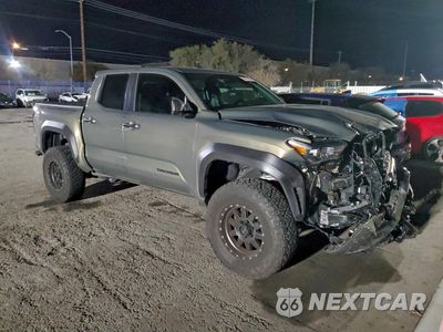 Czwarte zdjęcie samochodu z boku: 2025 TOYOTA TACOMA DOU VIN:3TMLB5JN7SM192029 - miniatura