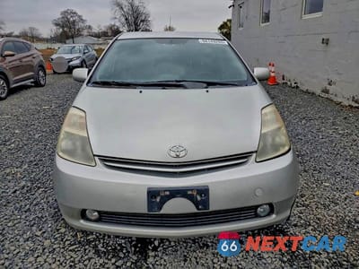Piąte zdjęcie samochodu w środku: 2004 TOYOTA PRIUS VIN:JTDKB20U640109098 - miniatura
