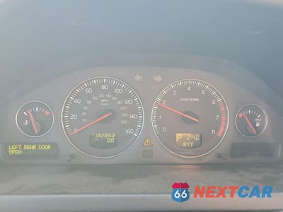 Zdjęcie 9 z 13 samochodu: 2005 VOLVO XC90 VIN:YV1CY592251211543 - miniatura