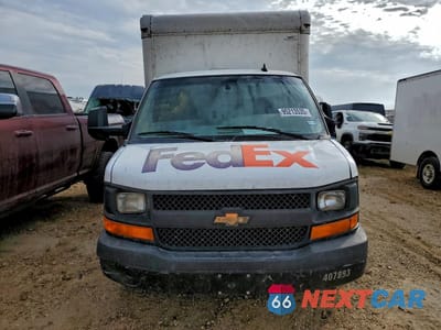 Piąte zdjęcie samochodu w środku: 2017 CHEVROLET EXPRESS G3500 VIN:1GB0GRFF9H1336879 - miniatura