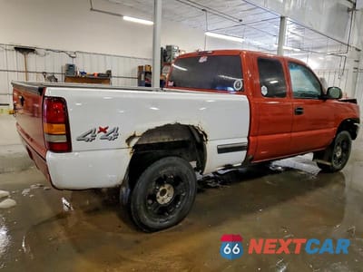 Trzecie zdjęcie samochodu z tyłu: 2001 CHEVROLET SILVERADO K1500 VIN:2GCEK19T611278975 - miniatura