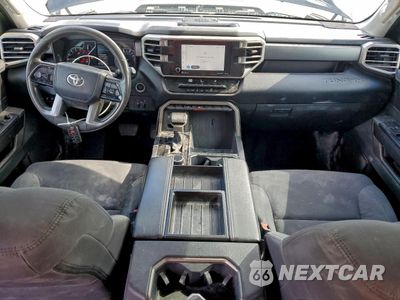 Zdjęcie 8 z 15 samochodu: 2023 TOYOTA TUNDRA CREWMAX SR VIN:5TFLA5DB7PX066422 - miniatura