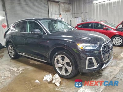 Czwarte zdjęcie samochodu z boku: 2023 AUDI Q5 PREMIUM PLUS 45 VIN:WA1EAAFY8P2100460 - miniatura