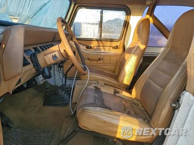 Zdjęcie 7 z 11 samochodu: 1988 JEEP WRANGLER VIN:2BCCV81J1JB502019 - miniatura