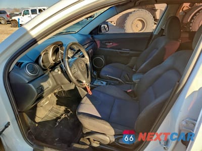 Zdjęcie 7 z 12 samochodu: 2004 MAZDA 3 HATCHBACK VIN:JM1BK143841175657 - miniatura