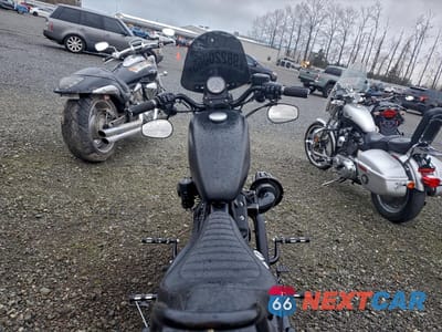 Zdjęcie 6 z 10 samochodu: 2018 HARLEY-DAVIDSON XL883 IRON 883 VIN:1HD4LE218JC401838 - miniatura