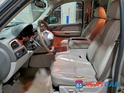 Zdjęcie 7 z 13 samochodu: 2008 CHEVROLET SUBURBAN C1500 LS VIN:3GNFC160X8G164045 - miniatura