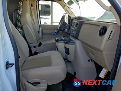 Piąte zdjęcie samochodu w środku: 2024 FORD ECONOLINE E450 SUPER DUTY CUTAWAY VAN VIN:1FDXE4FN9RDD05606 - miniatura