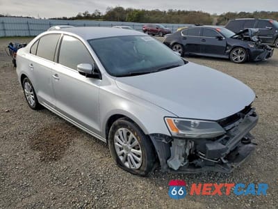 Czwarte zdjęcie samochodu z boku: 2013 VOLKSWAGEN JETTA SE VIN:3VWDP7AJ9DM281471 - miniatura