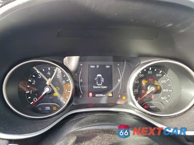 Zdjęcie 9 z 13 samochodu: 2020 JEEP COMPASS LATITUDE VIN:3C4NJDBB6LT150310 - miniatura