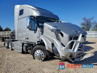 2014 VOLVO VNL SEMI TRUCK 4V4NC9EH6EN162214 - główne zdjęcie licytacji z USA - miniatura