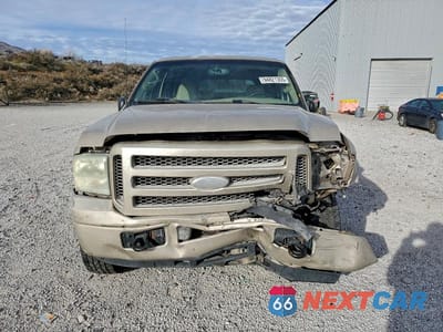 Piąte zdjęcie samochodu w środku: 2005 FORD EXCURSION LIMITED VIN:1FMNU43S65EC66305 - miniatura