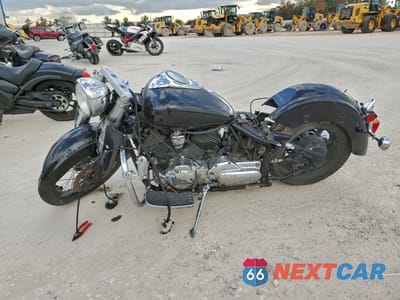Trzecie zdjęcie samochodu z tyłu: 2009 YAMAHA XVS1100 A VIN:JYAVP11E59A114967 - miniatura