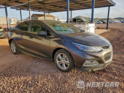 Czwarte zdjęcie samochodu z boku: 2017 CHEVROLET CRUZE LT VIN:1G1BE5SM0H7121758 - miniatura