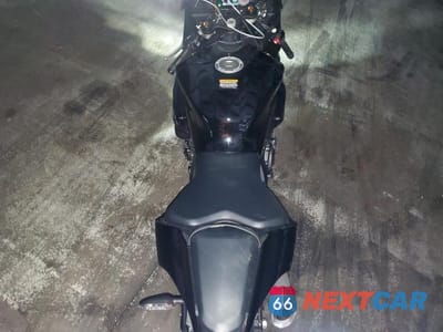 Piąte zdjęcie samochodu w środku: 2023 YAMAHA YZFR1 VIN:JYARN66E5PA003541 - miniatura
