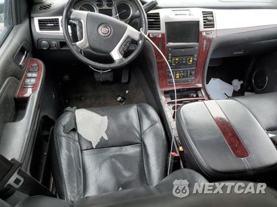 Zdjęcie 8 z 13 samochodu: 2009 CADILLAC ESCALADE ESV LUXURY VIN:1GYFC26279R253373 - miniatura