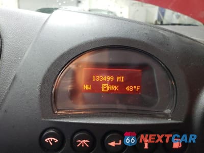 Zdjęcie 9 z 13 samochodu: 2008 PONTIAC GRAND PRIX VIN:2G2WP552081179609 - miniatura