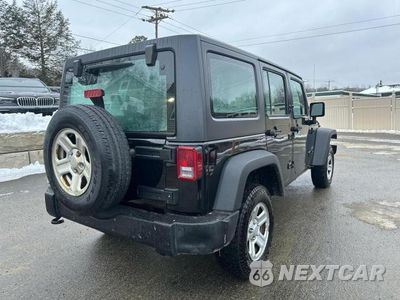 Trzecie zdjęcie samochodu z tyłu: 2017 JEEP WRANGLER UNLIMITED SPORT VIN:1C4BJWKG6HL542698 - miniatura