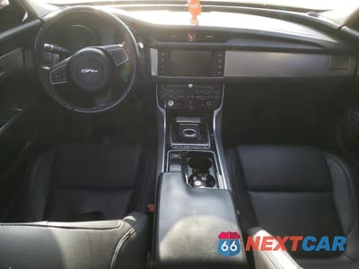 Zdjęcie 8 z 12 samochodu: 2016 JAGUAR XF PREMIUM VIN:SAJBJ4BV2GCY21231 - miniatura