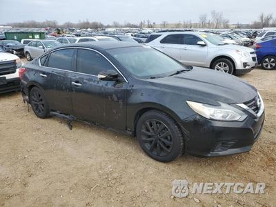 Czwarte zdjęcie samochodu z boku: 2018 NISSAN ALTIMA 2.5 VIN:1N4AL3AP8JC147133 - miniatura