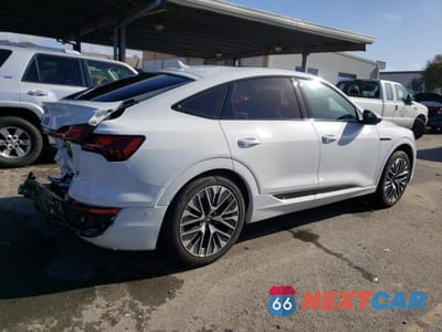 Trzecie zdjęcie samochodu z tyłu: 2024 AUDI Q8 E-TRON SPORTBACK PREMIUM PLUS VIN:WA1CAAGE1RB021114 - miniatura