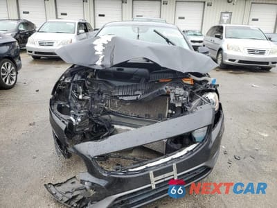 Piąte zdjęcie samochodu w środku: 2018 VOLVO S60 PLATINUM VIN:LYV402HM5JB159864 - miniatura