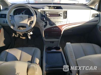 Zdjęcie 8 z 13 samochodu: 2011 TOYOTA SIENNA XLE VIN:5TDYK3DC1BS093808 - miniatura