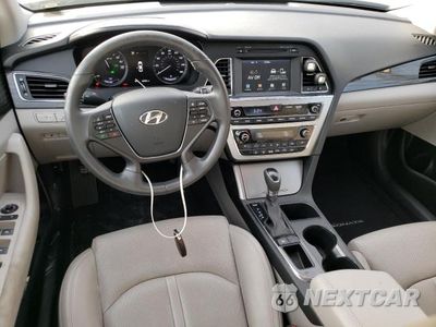 Zdjęcie 8 z 12 samochodu: 2017 HYUNDAI SONATA HYBRID VIN:KMHE34L1XHA058269 - miniatura