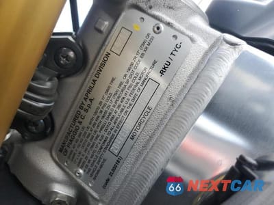 Zdjęcie 10 z 10 samochodu: 2017 APRILIA RSV4 RR VIN:ZD4KEU002HS000958 - miniatura