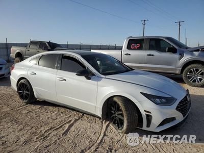 Czwarte zdjęcie samochodu z boku: 2021 HYUNDAI SONATA SEL PLUS VIN:5NPEJ4J29MH079008 - miniatura