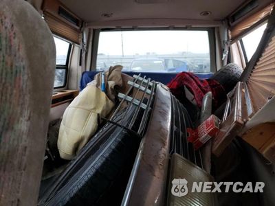 Zdjęcie 10 z 13 samochodu: 2000 CHEVROLET ASTRO VIN:1GBDM19W1YB212297 - miniatura